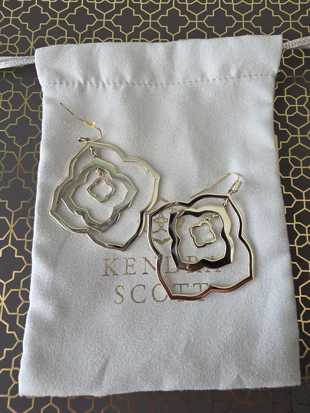 Kendra Scott Darenda Statement logo Drop Earrings Gold Tone